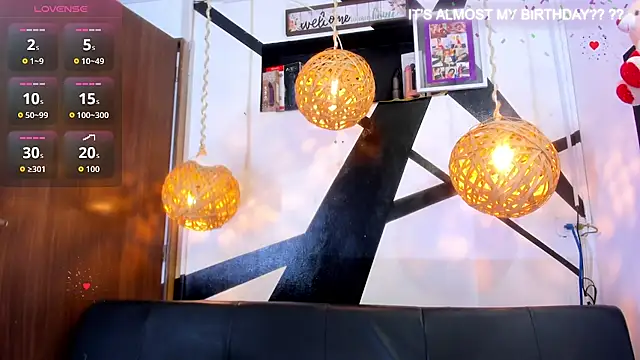 victoria aleia  online show from 30, 10, 2025