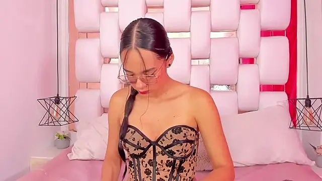 EmmyCruzZ online show from 28, 11, 2025