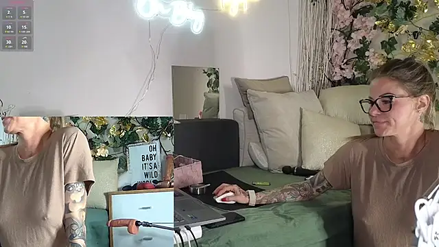 Snapshot of Tatjana_Sue chatting on 5, 12, 2024 Tatjana Sue online show from 5, 12, 2024