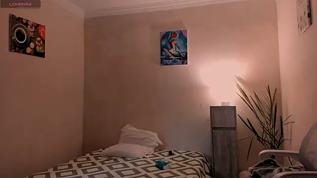 Snapshot of cClandesTina chatting on 5, 11, 2025 cClandesTina online show from 5, 11, 2025