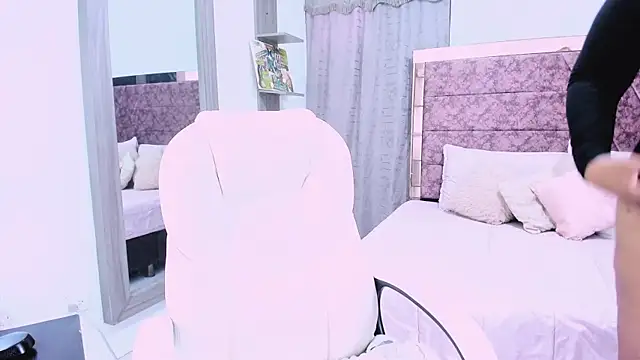  Lakshmi hotx online show from 6, 2, 2025