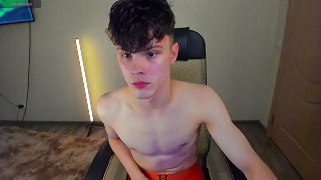Aiden Sensual online show from 14, 9, 2025
