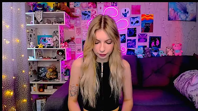 Maria Hunt online show from 8, 2, 2025