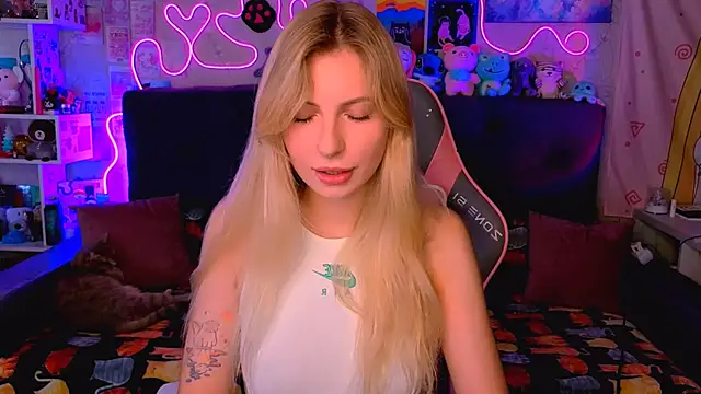 Maria Hunt online show from 2, 10, 2025