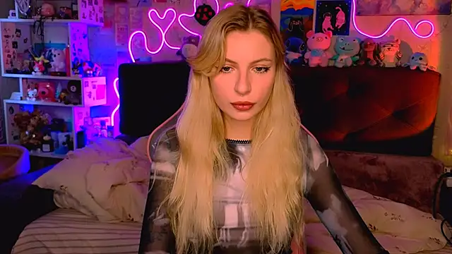 Maria Hunt online show from 7, 10, 2025