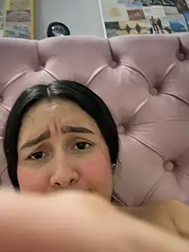 Pretty Isadora online show from 14, 2, 2025