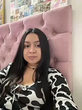 Pretty Isadora online show from 15, 3, 2025