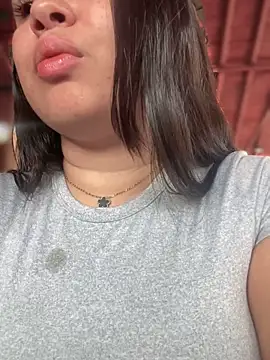 Pretty Isadora online show from 5, 10, 2025