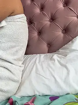 Pretty Isadora online show from 28, 11, 2025