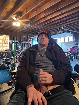 Snapshot of joeycbigcock chatting on 17, 12, 2024 joeycbigcock online show from 17, 12, 2024