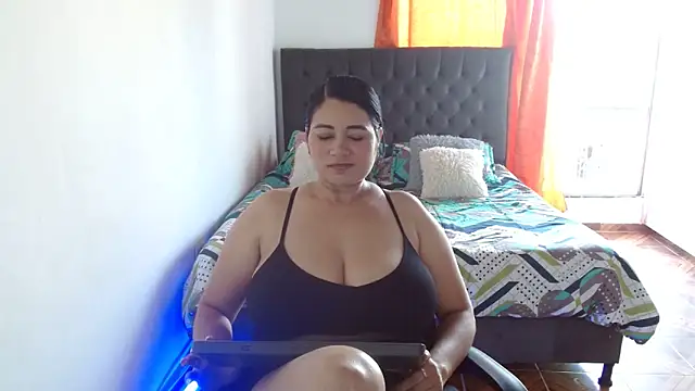 Snapshot of Kerly_Lopez chatting on 28, 5, 2026 Kerly Lopez online show from 28, 5, 2026