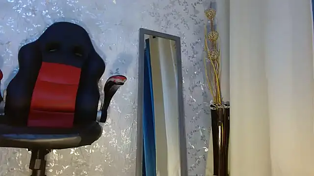 Samantabrown  online show from 21, 11, 2025