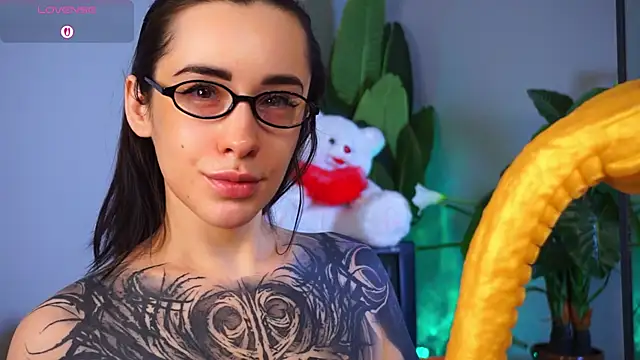 Snapshot of EvaCanton chatting on 4, 2, 2026 EvaCanton online show from 4, 2, 2026