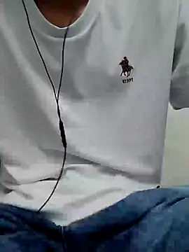 Snapshot of YAY-1 chatting on 4, 12, 2024 YAY-1 online show from 4, 12, 2024