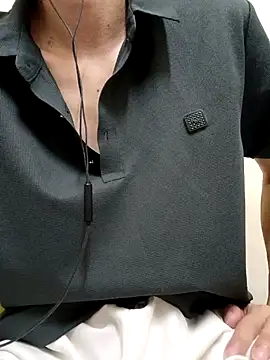 Snapshot of YAY-1 chatting on 4, 12, 2024 YAY-1 online show from 4, 12, 2024