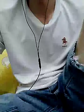 Snapshot of YAY-1 chatting on 5, 12, 2024 YAY-1 online show from 5, 12, 2024