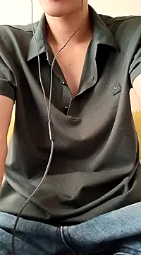 Snapshot of YAY-1 chatting on 18, 12, 2024 YAY-1 online show from 18, 12, 2024