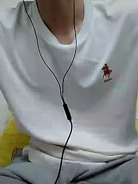 Snapshot of YAY-1 chatting on 31, 12, 2024 YAY-1 online show from 31, 12, 2024