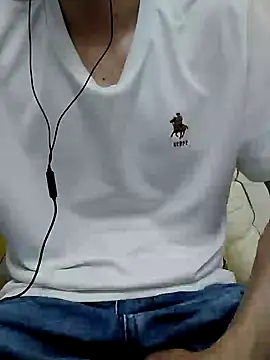 Snapshot of YAY-1 chatting on 2, 1, 2025 YAY-1 online show from 2, 1, 2025