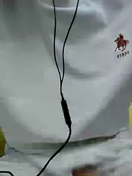 Snapshot of YAY-1 chatting on 9, 1, 2025 YAY-1 online show from 9, 1, 2025