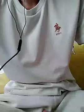 Snapshot of YAY-1 chatting on 10, 1, 2025 YAY-1 online show from 10, 1, 2025