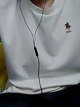 Snapshot of YAY-1 chatting on 12, 1, 2025 YAY-1 online show from 12, 1, 2025