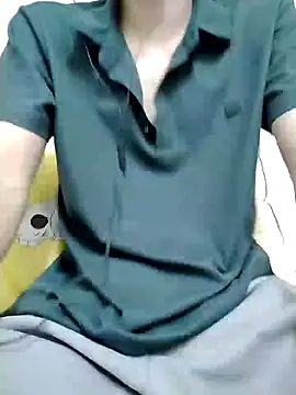 Snapshot of YAY-1 chatting on 4, 2, 2025 YAY-1 online show from 4, 2, 2025