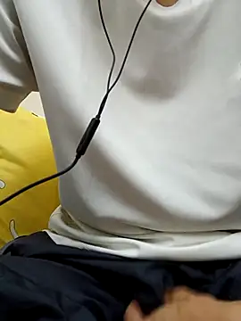 Snapshot of YAY-1 chatting on 21, 2, 2025 YAY-1 online show from 21, 2, 2025