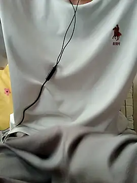 Snapshot of YAY-1 chatting on 1, 3, 2025 YAY-1 online show from 1, 3, 2025