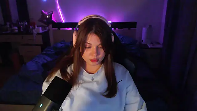 helengilmor online show from 22, 11, 2025