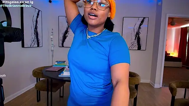 BriannaBrave online show from 28, 2, 2026