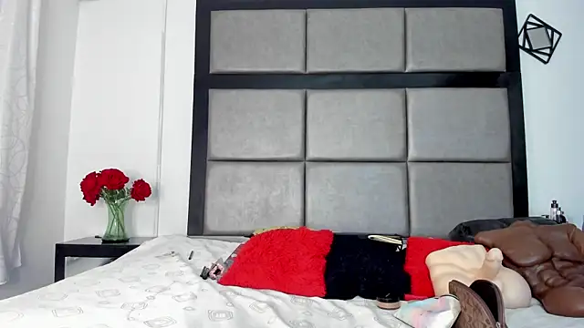 Snapshot of AmbarthSmiith2 chatting on 18, 12, 2025 AmbarthSmiith2 online show from 18, 12, 2025