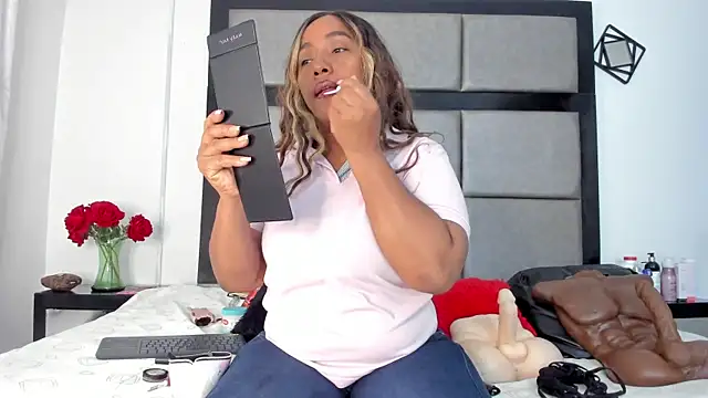 Snapshot of AmbarthSmiith2 chatting on 21, 12, 2025 AmbarthSmiith2 online show from 21, 12, 2025