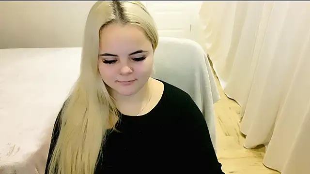 Snapshot of lovely-eyes chatting on 2, 12, 2024 lovely-eyes online show from 2, 12, 2024