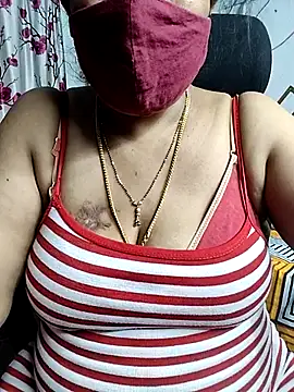Snapshot of Rani_Darling_99 chatting on 19, 4, 2026 Rani Darling 99 online show from 19, 4, 2026