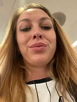 Snapshot of Sweet___Emily chatting on 17, 3, 2025 Sweet Emily online show from 17, 3, 2025