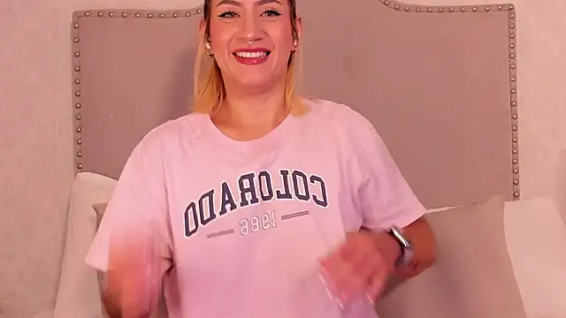 Snapshot of Emily_robertss chatting on 18, 9, 2025 Emily robertss online show from 18, 9, 2025