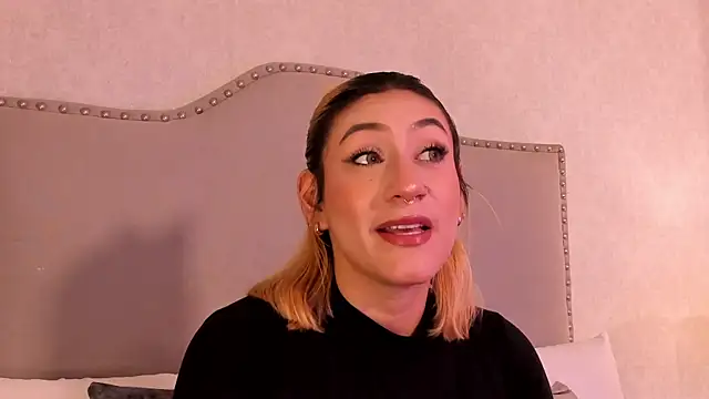 Snapshot of Emily_robertss chatting on 29, 9, 2025 Emily robertss online show from 29, 9, 2025