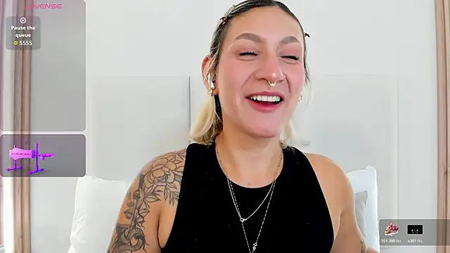 Snapshot of Emily_robertss chatting on 2, 2, 2026 Emily robertss online show from 2, 2, 2026