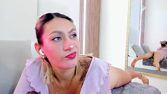 Emily robertss online show from 28, 3, 2026