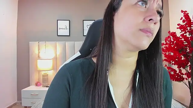 Snapshot of sara_parker069 chatting on 18, 9, 2025 sara parker069 online show from 18, 9, 2025