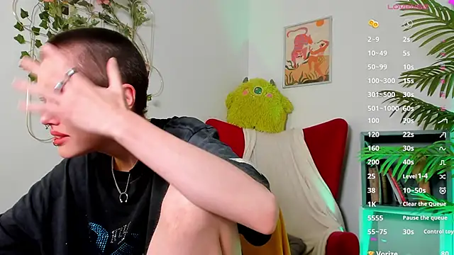 Snapshot of PamelaYong chatting on 27, 2, 2025 PamelaYong online show from 27, 2, 2025