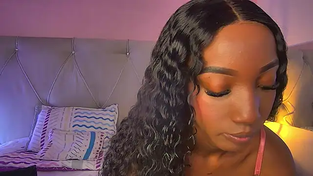 Snapshot of FiorelaLenin chatting on 18, 2, 2026 FiorelaLenin online show from 18, 2, 2026