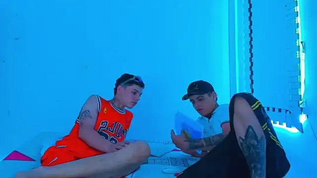 Snapshot of HOT_boy2025 chatting on 3, 2, 2025 HOT boy2025 online show from 3, 2, 2025