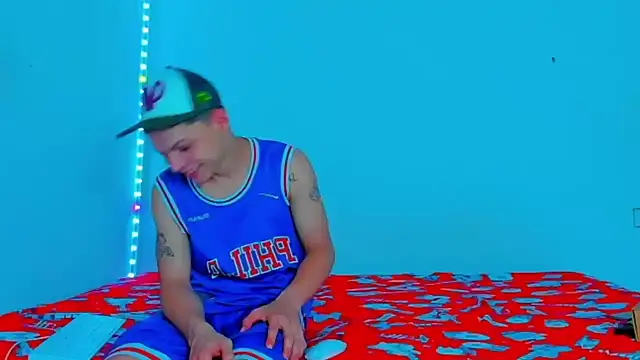 Snapshot of HOT_boy2025 chatting on 16, 3, 2025 HOT boy2025 online show from 16, 3, 2025