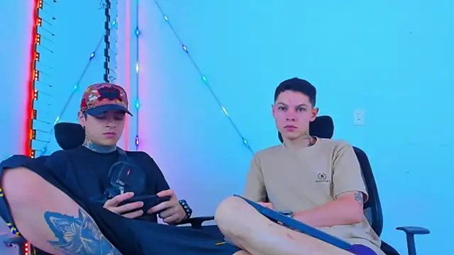 Snapshot of HOT_boy2025 chatting on 19, 10, 2025 HOT boy2025 online show from 19, 10, 2025