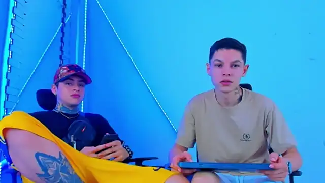 Snapshot of HOT_boy2025 chatting on 21, 10, 2025 HOT boy2025 online show from 21, 10, 2025