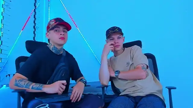 Snapshot of HOT_boy2025 chatting on 31, 10, 2025 HOT boy2025 online show from 31, 10, 2025