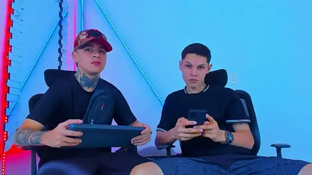 Snapshot of HOT_boy2025 chatting on 1, 11, 2025 HOT boy2025 online show from 1, 11, 2025