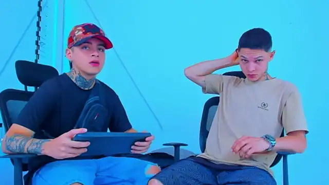 Snapshot of HOT_boy2025 chatting on 5, 11, 2025 HOT boy2025 online show from 5, 11, 2025